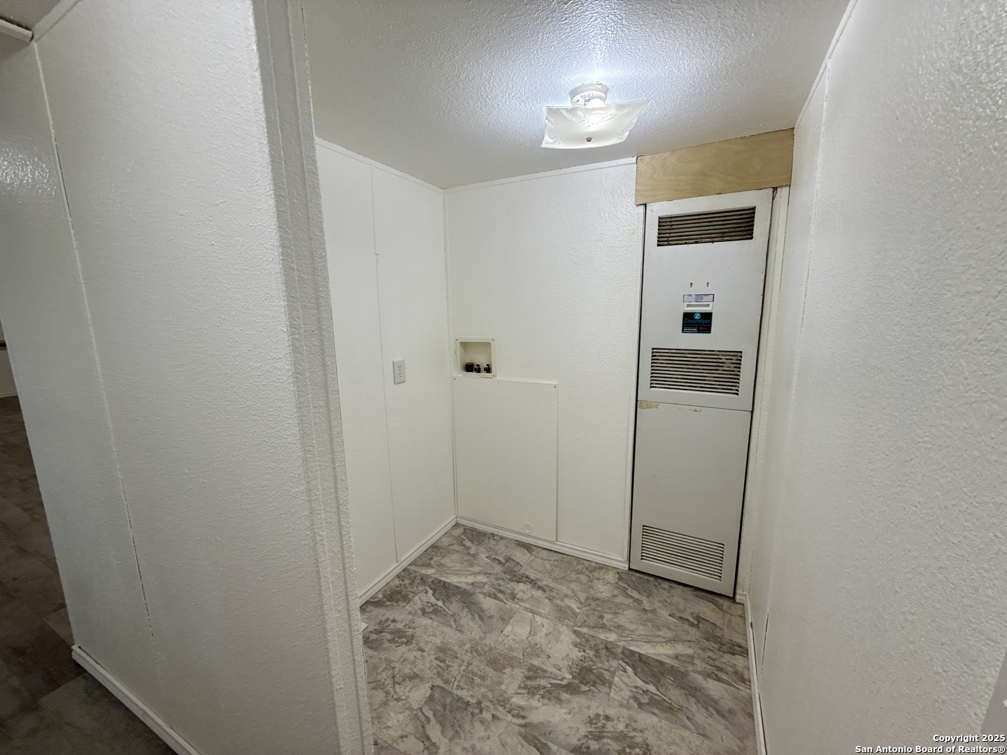300 Pecos Road Bandera, TX 78003 - Photo 22 of 44 a view of bathroom