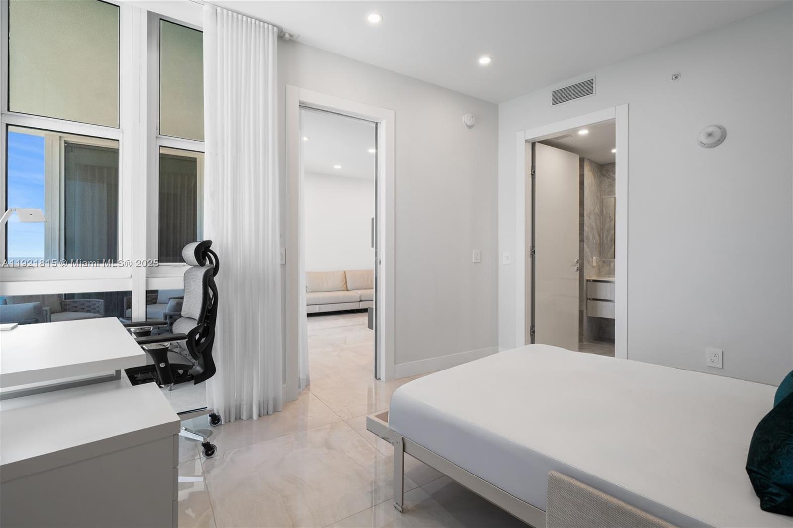 18201 Collins Avenue, Unit 4606 Sunny Isles Beach, FL 33160 - Photo 22 of 46