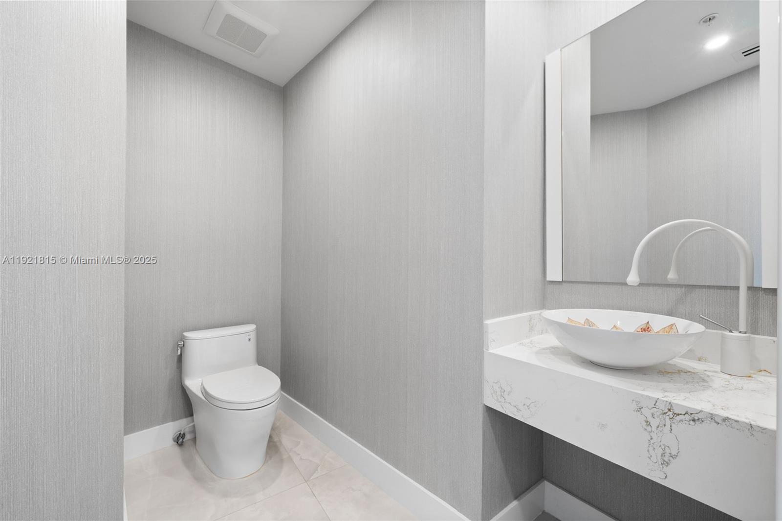 18201 Collins Avenue, Unit 4606 Sunny Isles Beach, FL 33160 - Photo 24 of 46