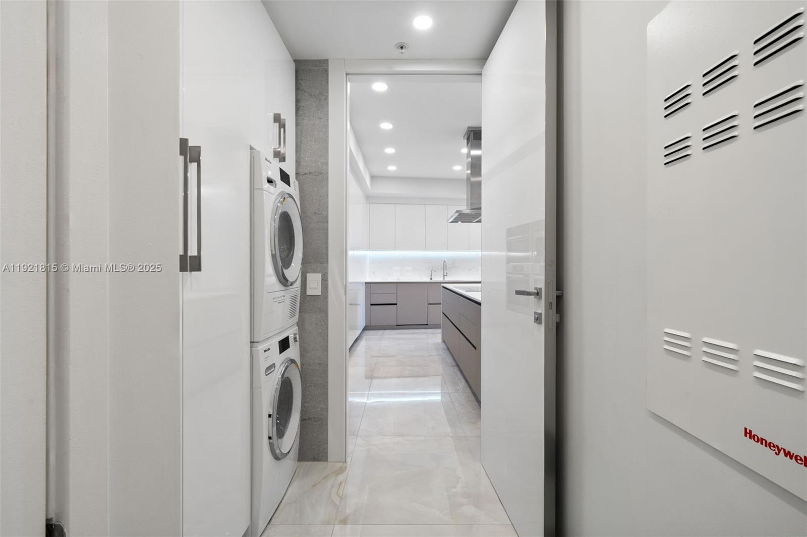 18201 Collins Avenue, Unit 4606 Sunny Isles Beach, FL 33160 - Photo 6 of 46