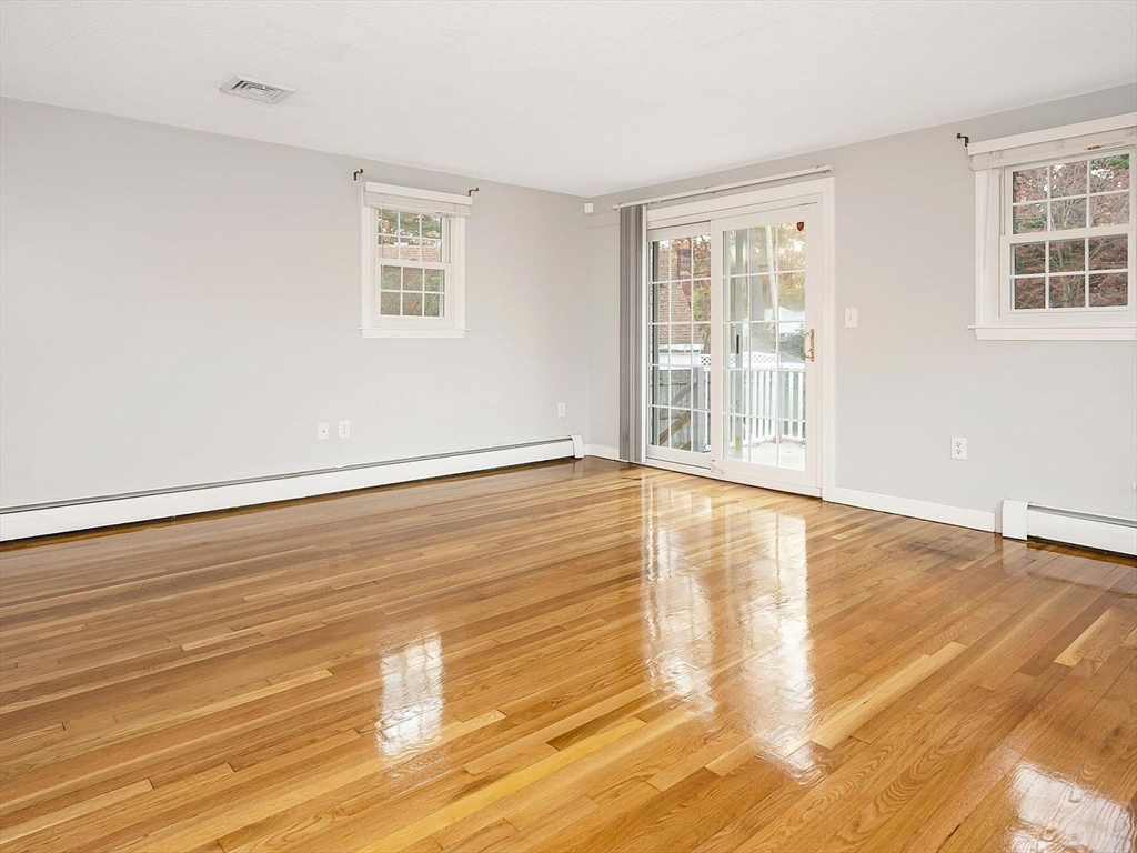 14 Endmoor Road Westford, MA 01886 - Photo 4 of 34