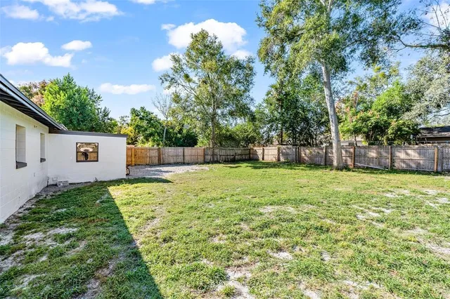 $298,999 | 995 Emerald Drive, Mount Dora, FL 32757