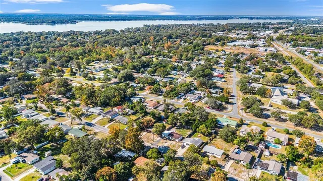 $298,999 | 995 Emerald Drive, Mount Dora, FL 32757