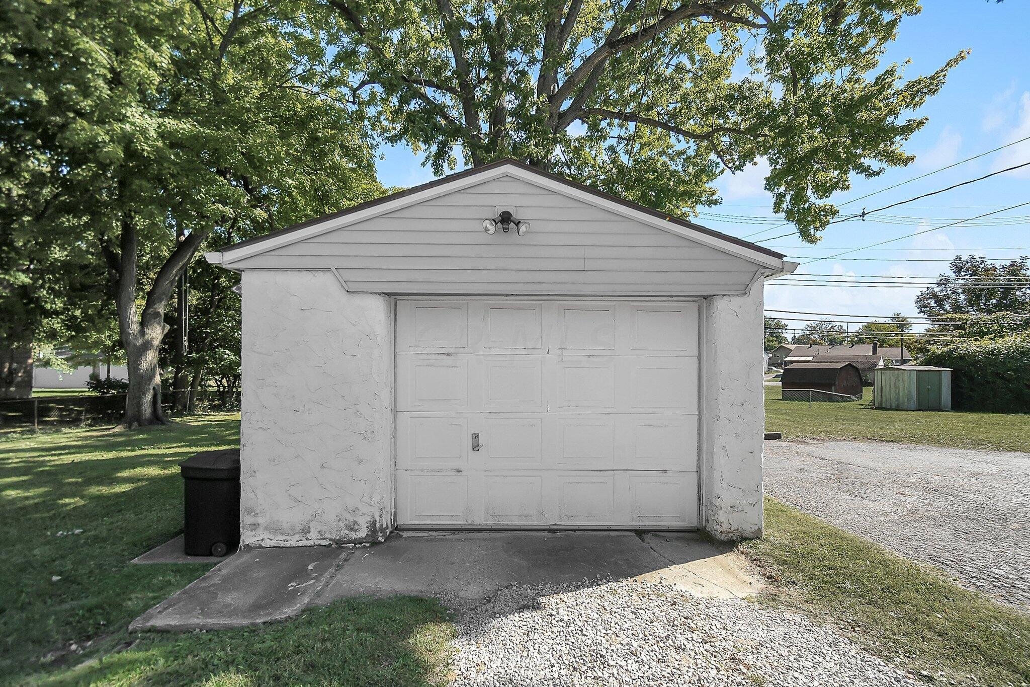 5420 Sinclair Road Columbus, OH 43229 - Photo 21 of 24 Garage