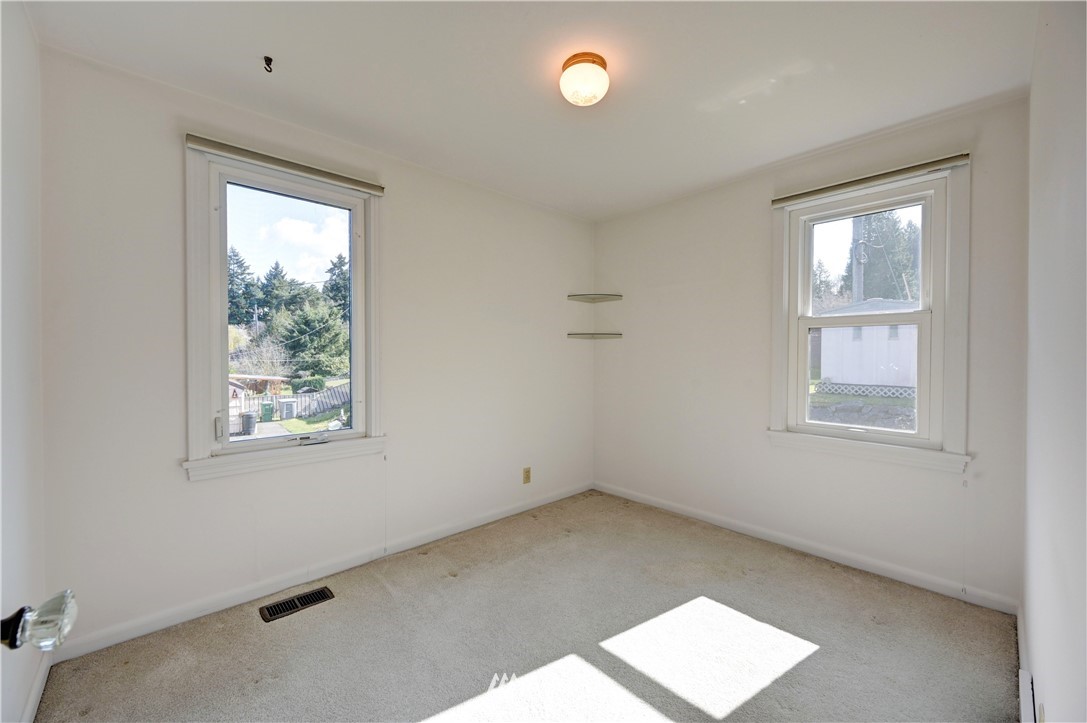 460 Bronson Way Northeast Renton, WA 98056 - Photo 14 of 16