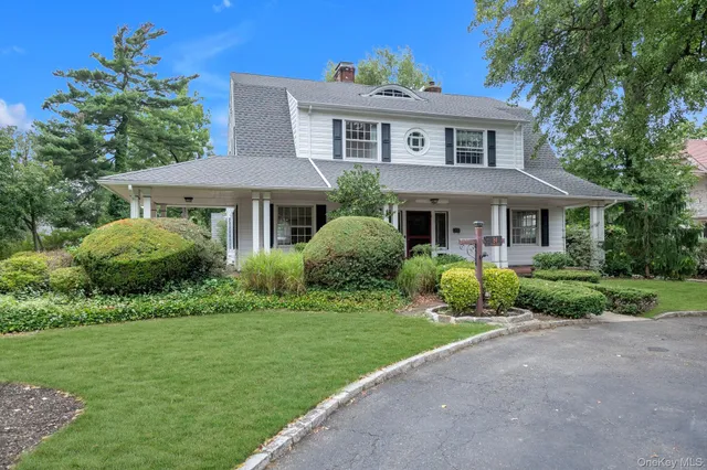 $1,849,999 | 84 Nassau Boulevard, Garden City, NY 11530