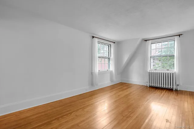 $1,849,999 | 84 Nassau Boulevard, Garden City, NY 11530