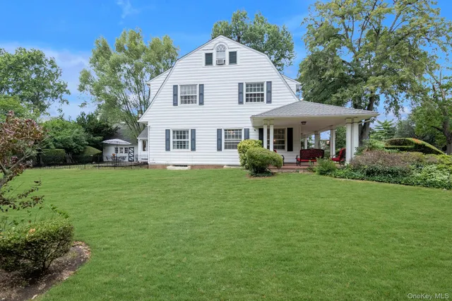 $1,849,999 | 84 Nassau Boulevard, Garden City, NY 11530