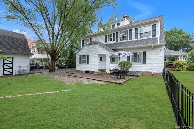 $1,849,999 | 84 Nassau Boulevard, Garden City, NY 11530