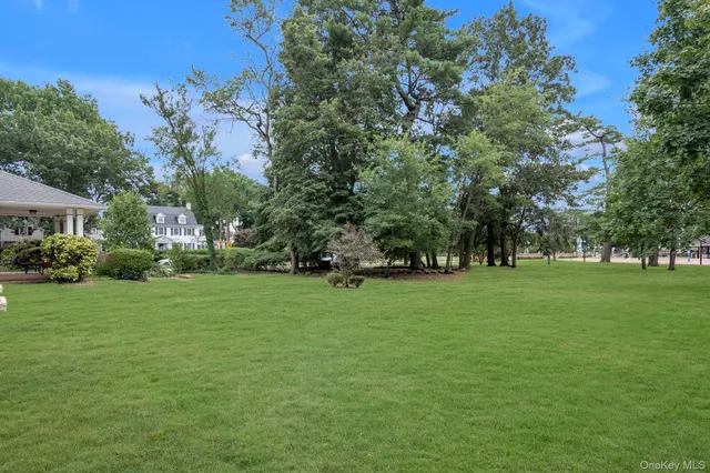 $1,849,999 | 84 Nassau Boulevard, Garden City, NY 11530