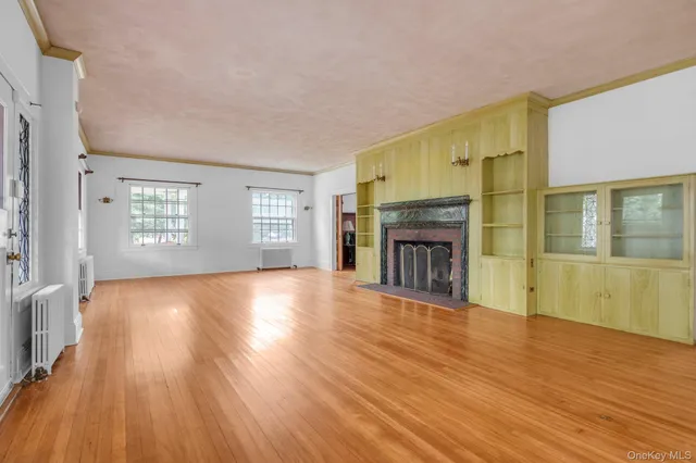 $1,849,999 | 84 Nassau Boulevard, Garden City, NY 11530