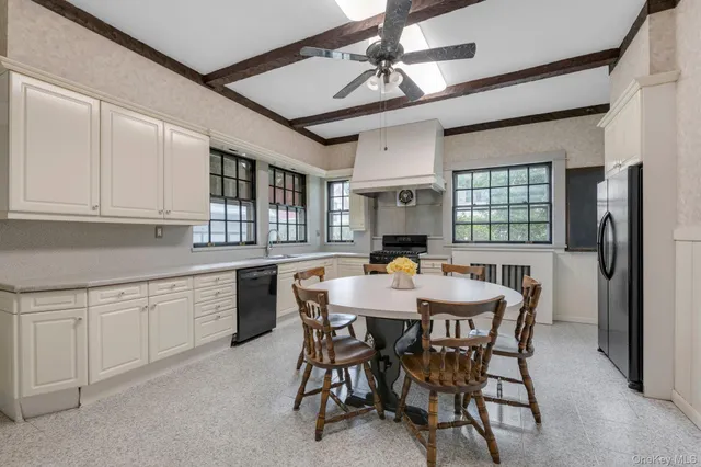 $1,849,999 | 84 Nassau Boulevard, Garden City, NY 11530