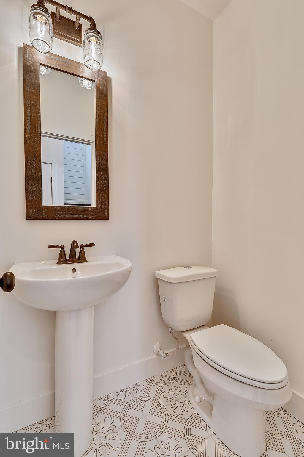 5403 Buffalo Road Mount Airy, MD 21771 - Photo 6 of 31 Main Level Powder Room