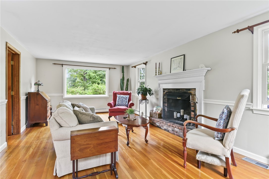 373 Fletcher Road North Kingstown, RI 02852 - Photo 5 of 39 Gallery Image 5