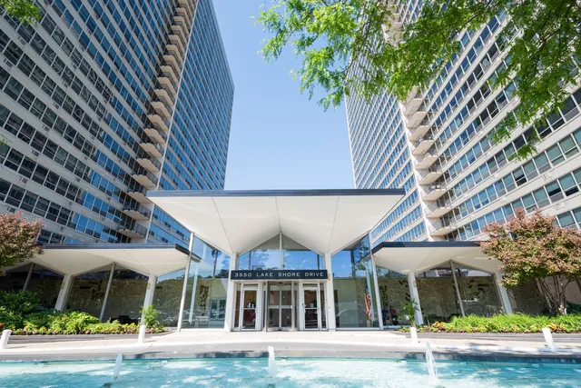 $1,800 | 3550 North Lake Shore Drive, Unit 727, Chicago, IL 60657