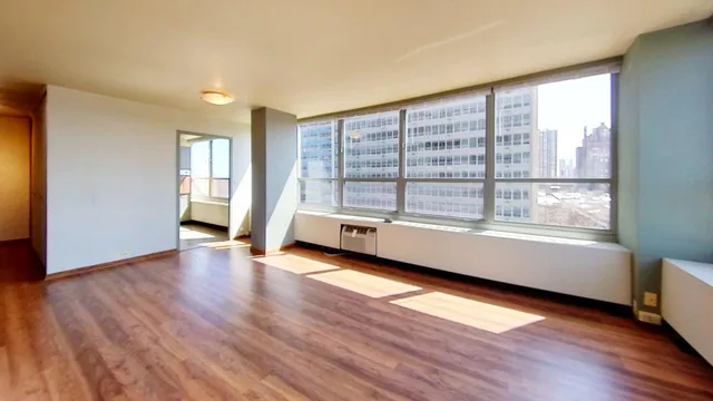 $1,800 | 3550 North Lake Shore Drive, Unit 727, Chicago, IL 60657