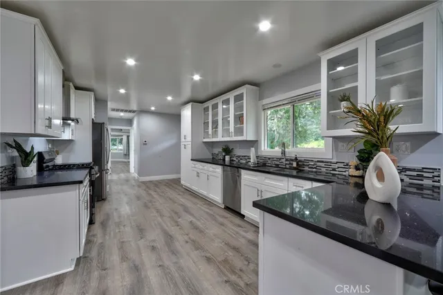 $1,725,000 | 3212 West Valley Heart Drive, Burbank, CA 91505