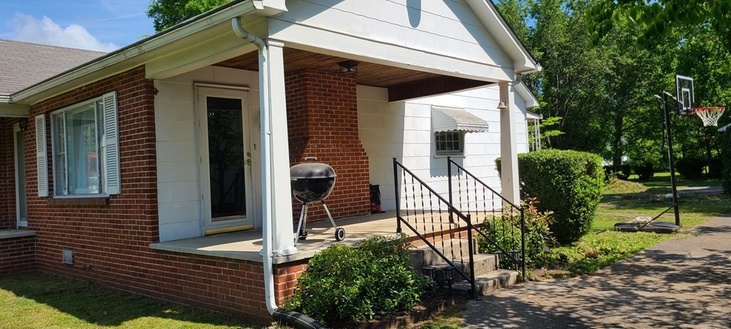 408 West Rhea Avenue Spring City, TN 37381 - Photo 2 of 15