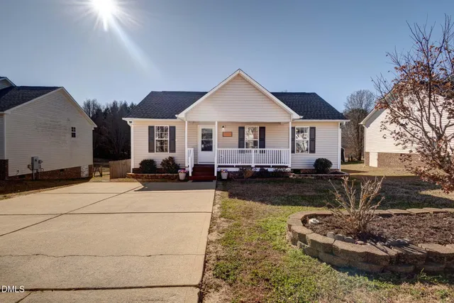 $269,000 | 2113 McKinnon Drive, Clayton, NC 27520