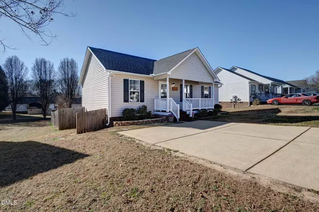 $269,000 | 2113 McKinnon Drive, Clayton, NC 27520