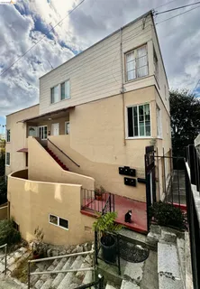 $1,375,000 | 33 Home Place East, Oakland, CA 94610