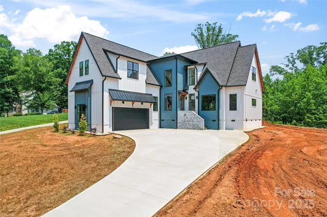 $955,000 | 3078 Mountain Creek Drive, Sherrills Ford, NC 28673