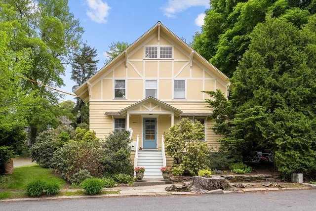 $1,285,000 | 11 Windermere Park, Arlington, MA 02476