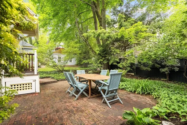 $1,285,000 | 11 Windermere Park, Arlington, MA 02476