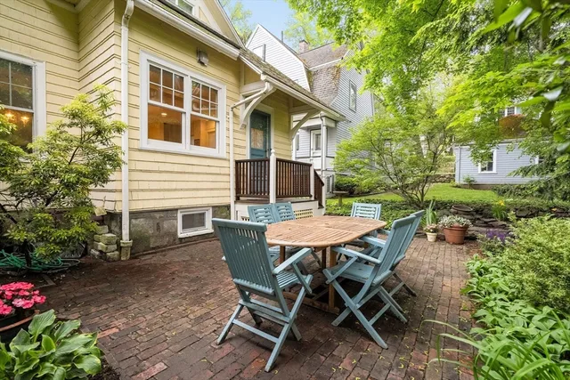 $1,285,000 | 11 Windermere Park, Arlington, MA 02476
