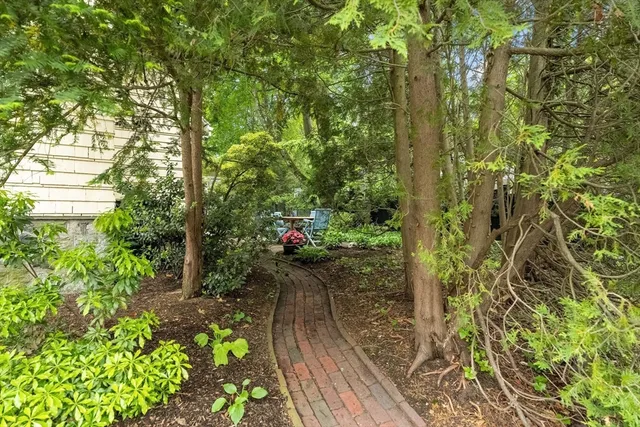 $1,285,000 | 11 Windermere Park, Arlington, MA 02476