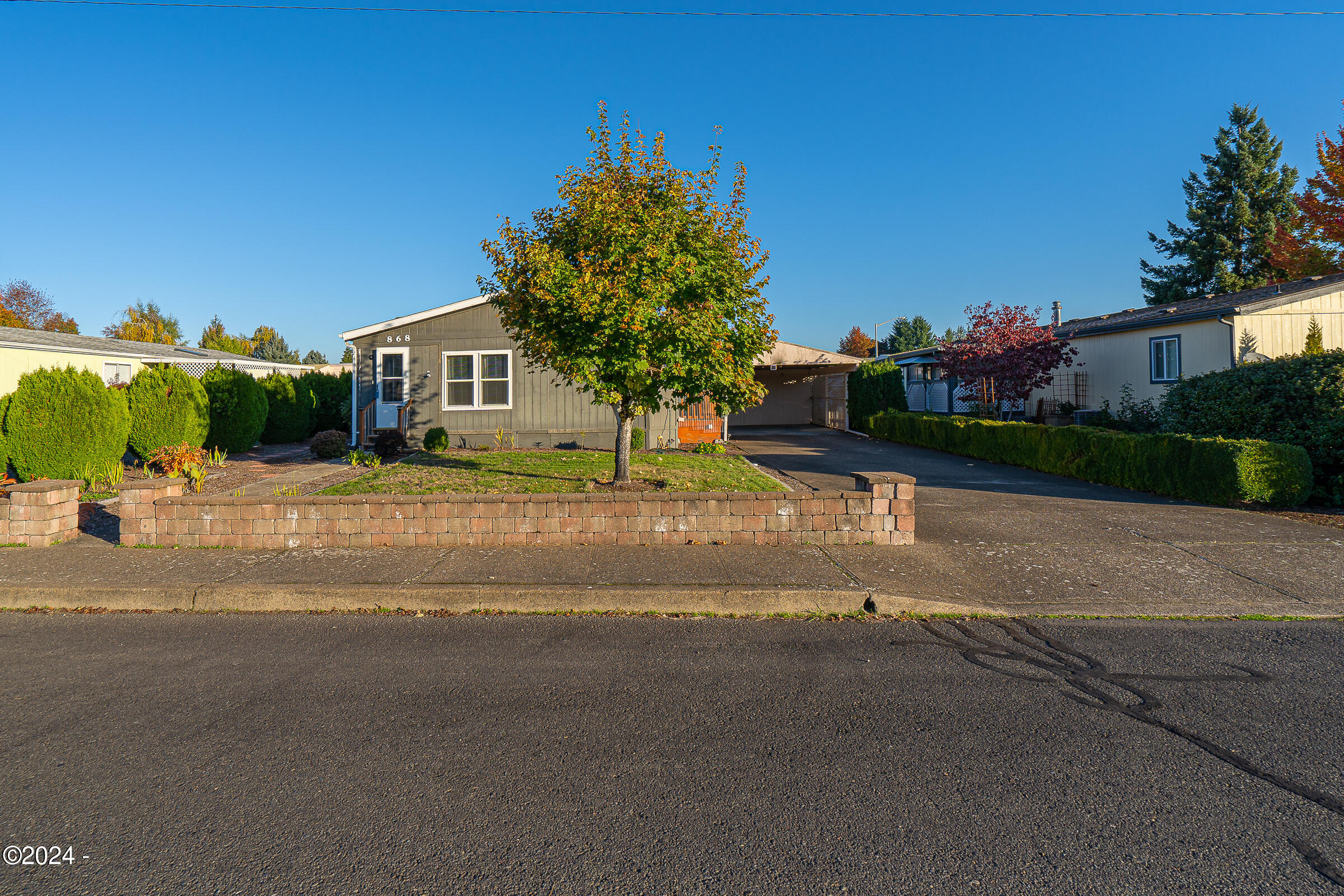 868 Southeast Hankel Street Dallas, OR 97338 - Photo 2 of 35 hankel-backlightmarketing-2