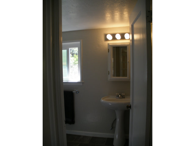 675 Amesti Road Watsonville, CA 95076 - Photo 9 of 19 Gallery Image 9