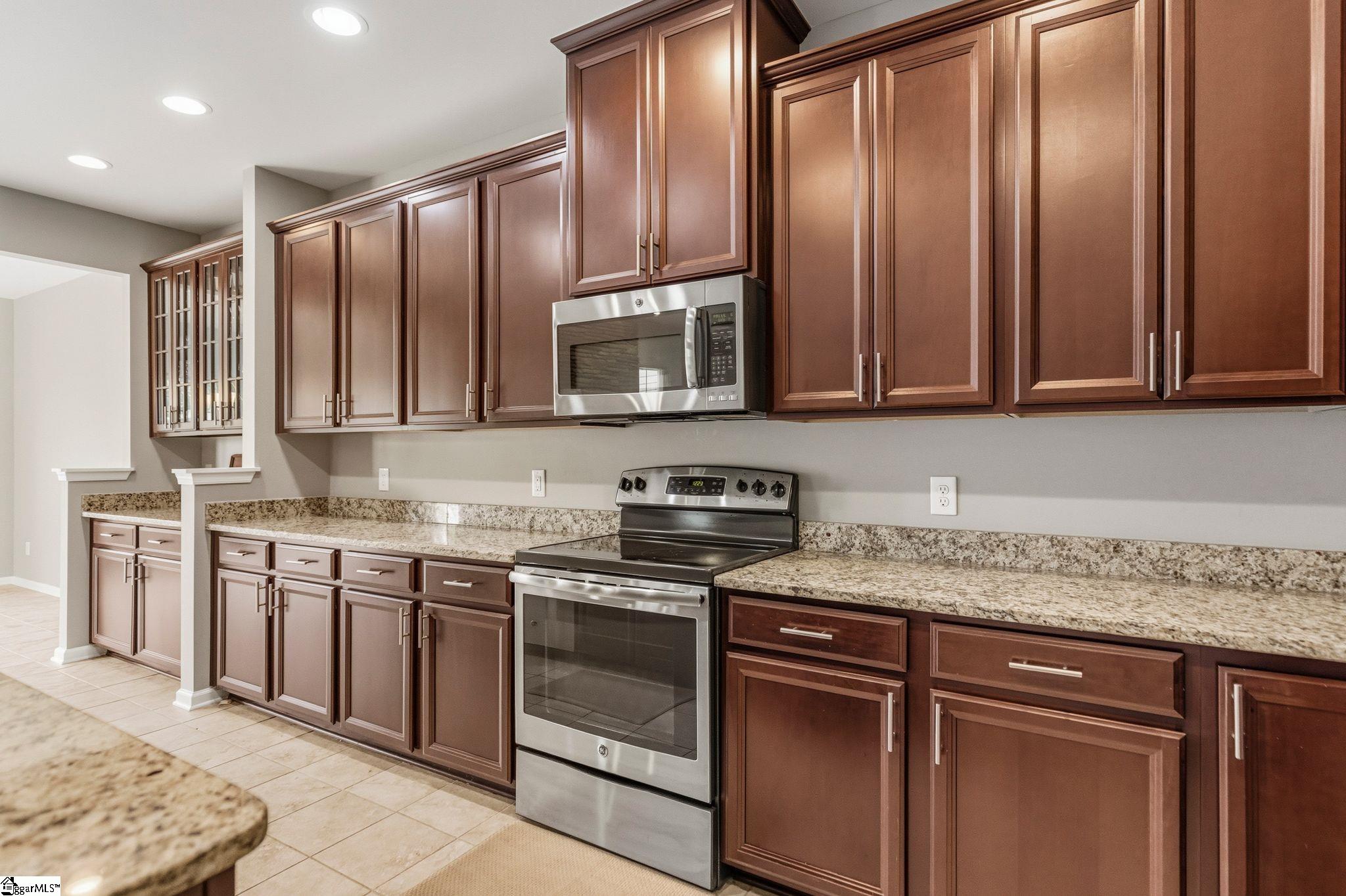300 Bucklebury Road Greer, SC 29651 - Photo 8 of 48