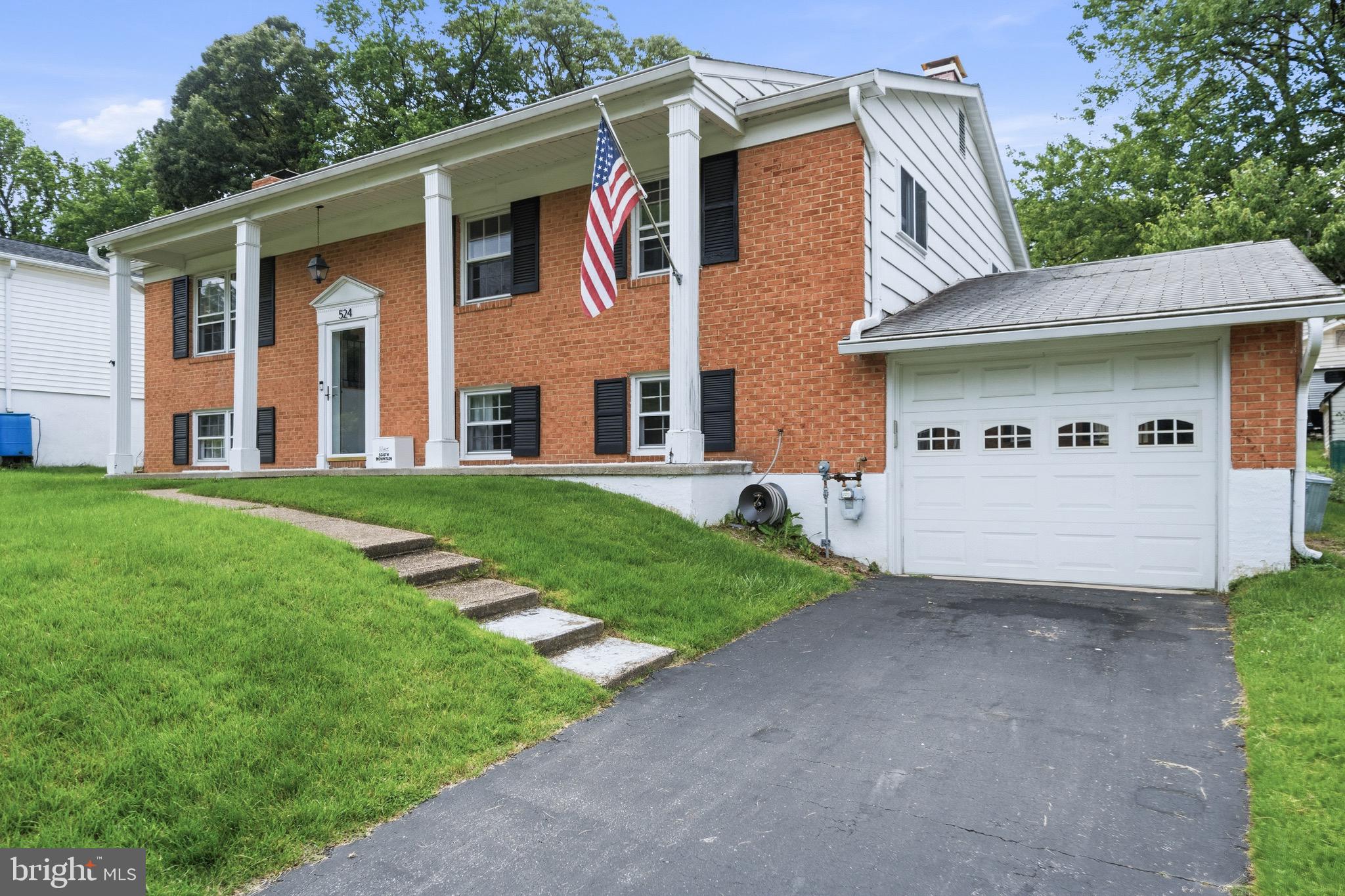 524 Maple Ridge Lane Odenton, MD 21113 - Photo 2 of 48