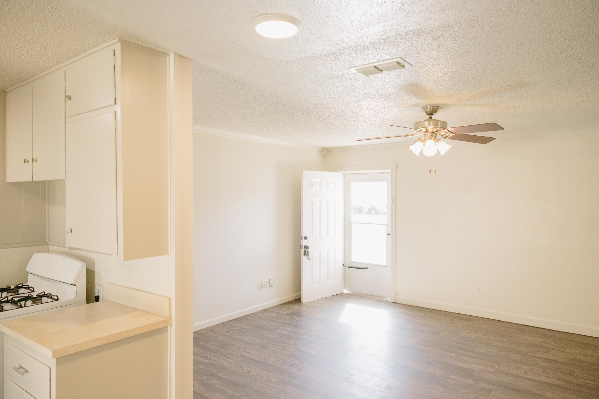 4412 45th Street Lubbock, TX 79414 - Photo 5 of 28 IMG_4399