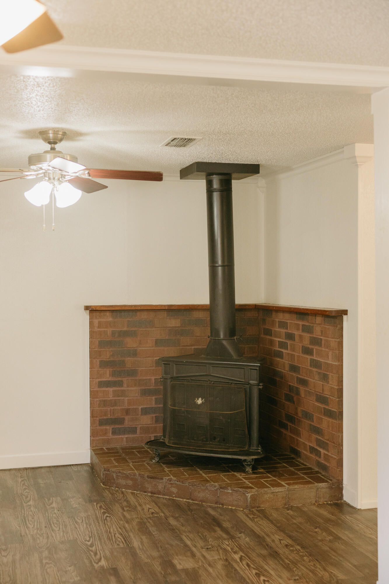 4412 45th Street Lubbock, TX 79414 - Photo 9 of 28 IMG_4397