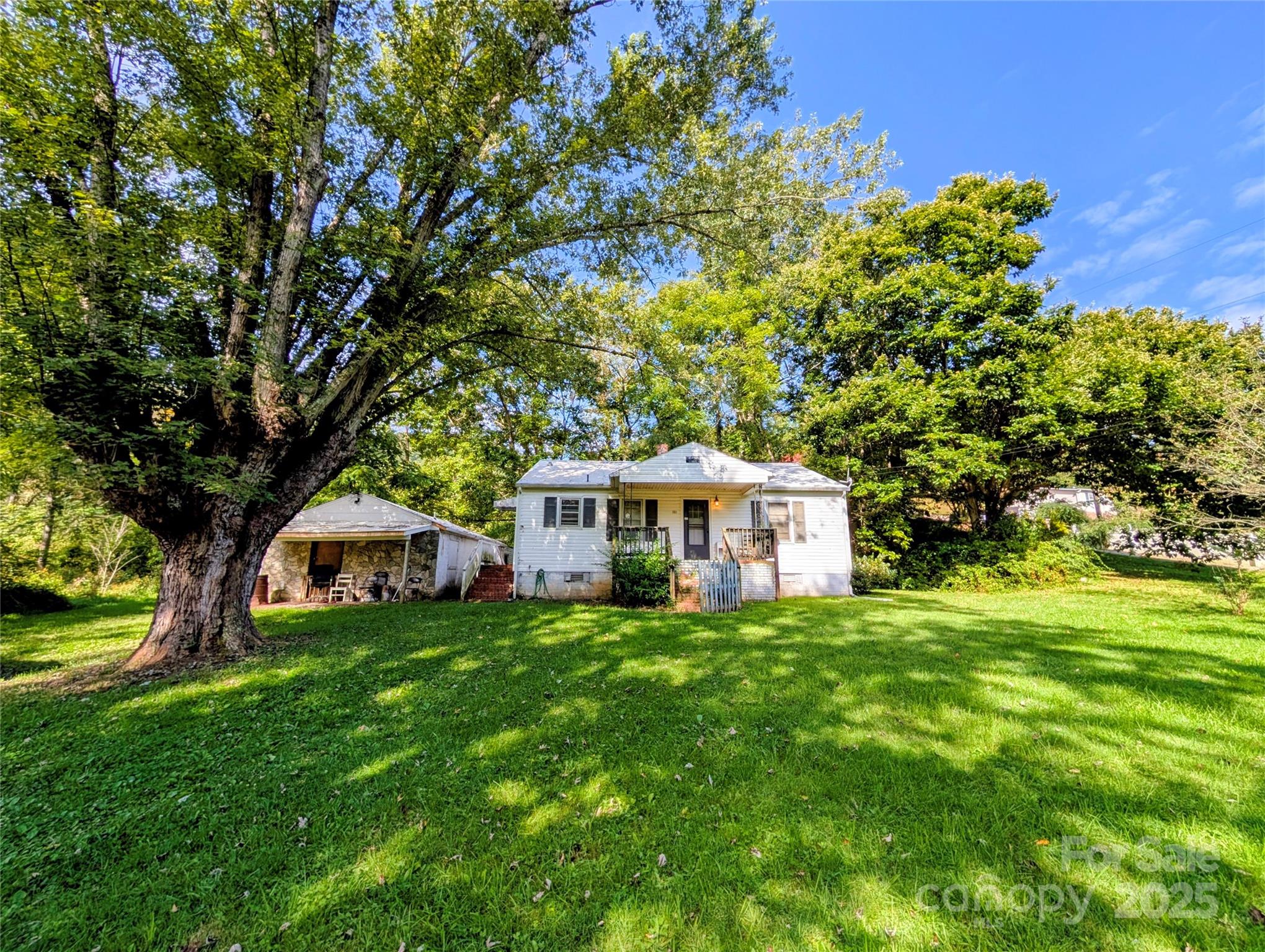 603 Willis Cove Road Canton, NC 28716 - Photo 1 of 20 Gallery Image 1