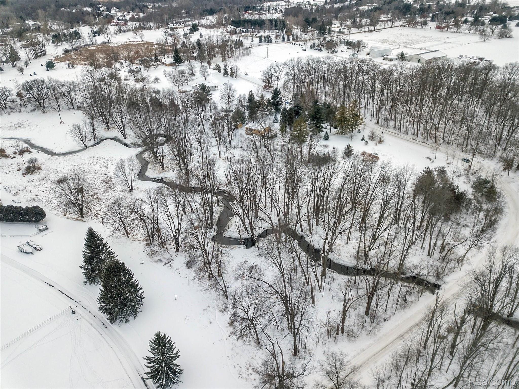 1084 Darwin Road Pinckney, MI 48169 - Photo 34 of 36 View of The Property From Above