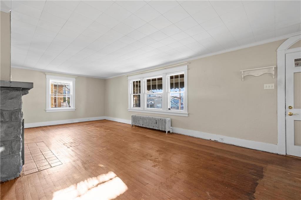 4004 Kleber Street Pittsburgh, PA 15212 - Photo 6 of 35 a view of an empty room with a window