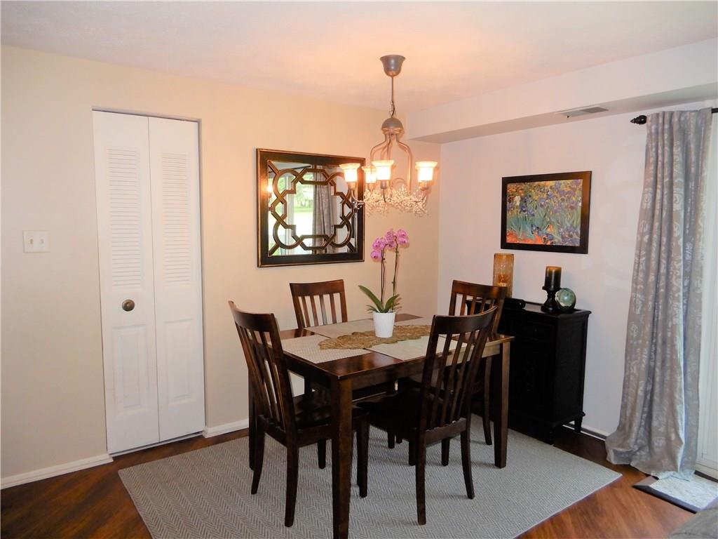 2463 Brook Ledge Road Bridgeville, PA 15017 - Photo 6 of 15 Dining Area