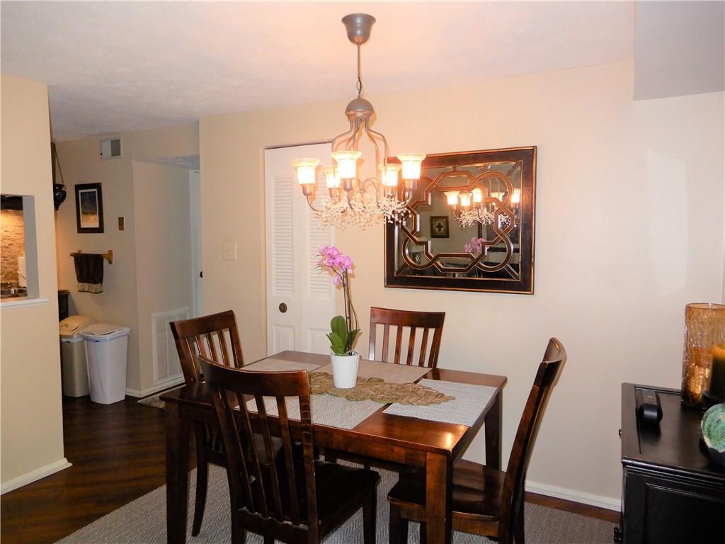 2463 Brook Ledge Road Bridgeville, PA 15017 - Photo 7 of 15 Dining Area