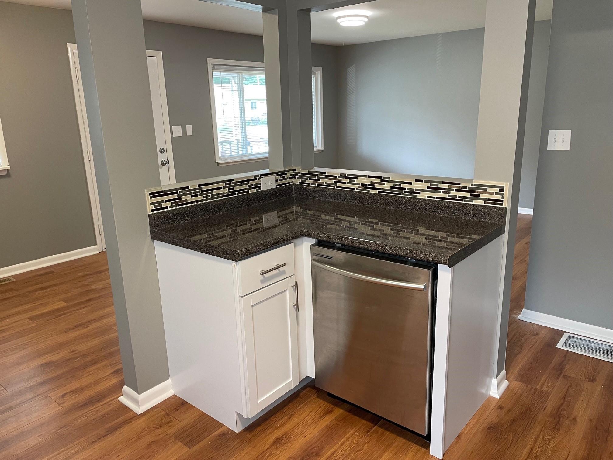 2103 Ward Road Columbus, OH 43224 - Photo 9 of 16