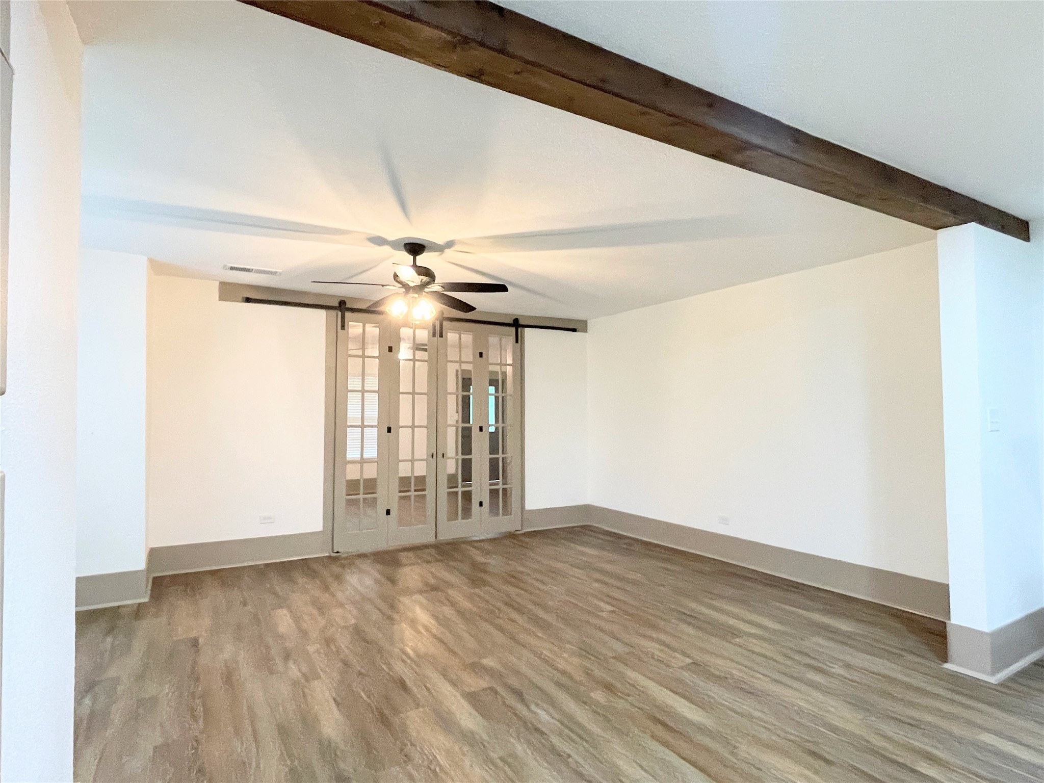 210 Crescent Drive Trinity, TX 75862 - Photo 13 of 33 Loving room from kitchen