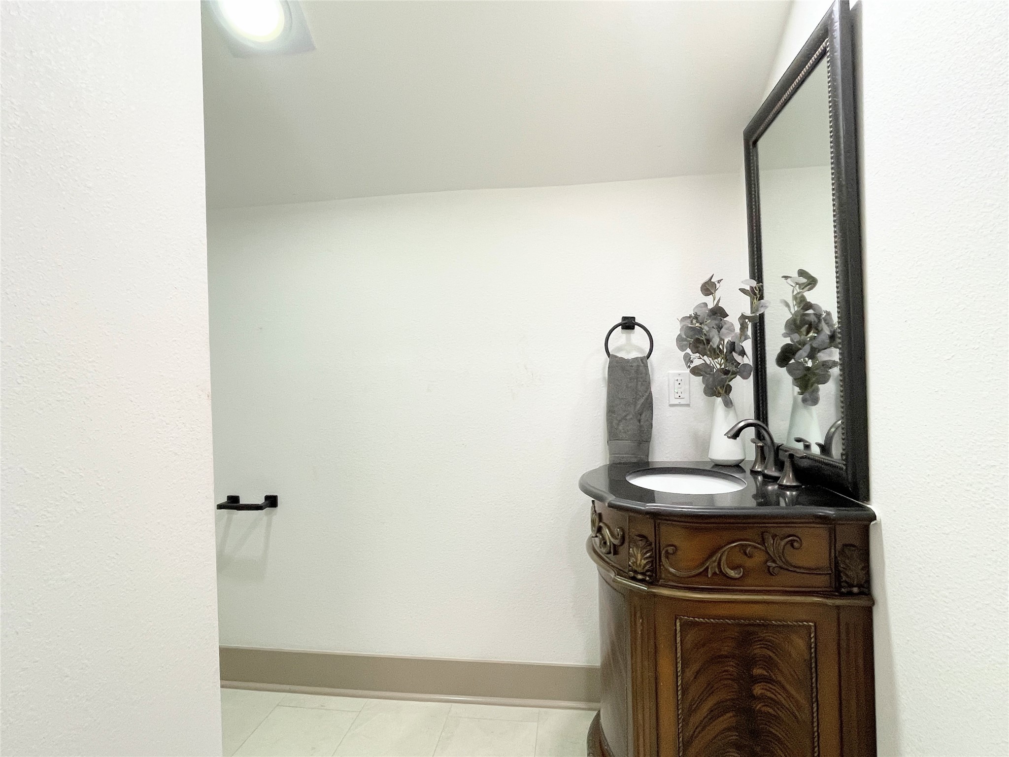 210 Crescent Drive Trinity, TX 75862 - Photo 26 of 33 Full bath upstairs