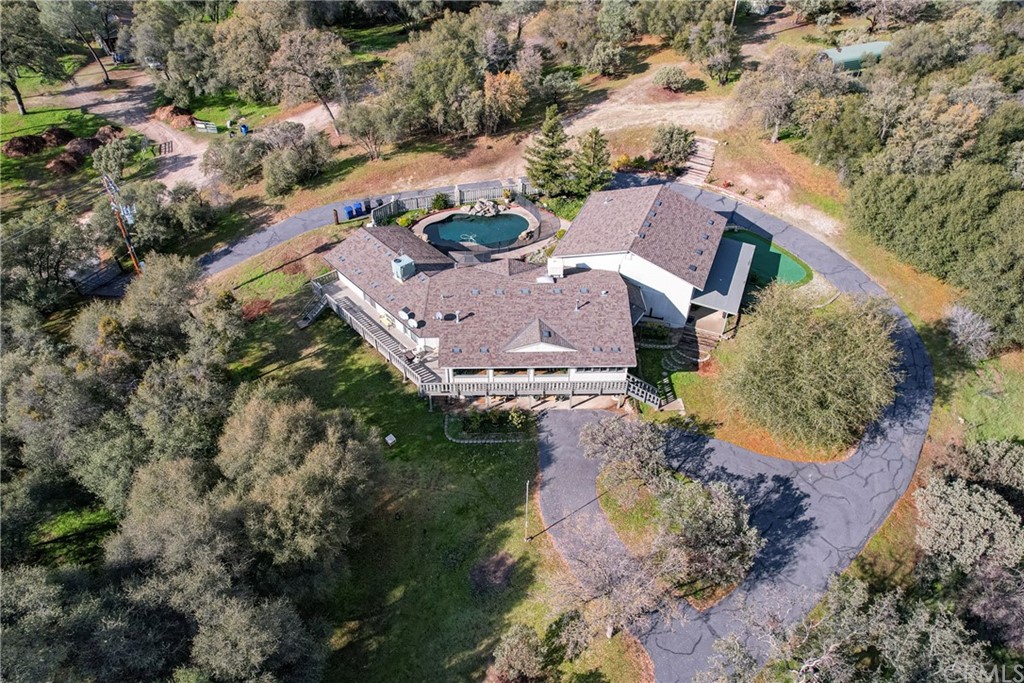 45943 Black Oak Road Coarsegold, CA 93614 - Photo 2 of 64