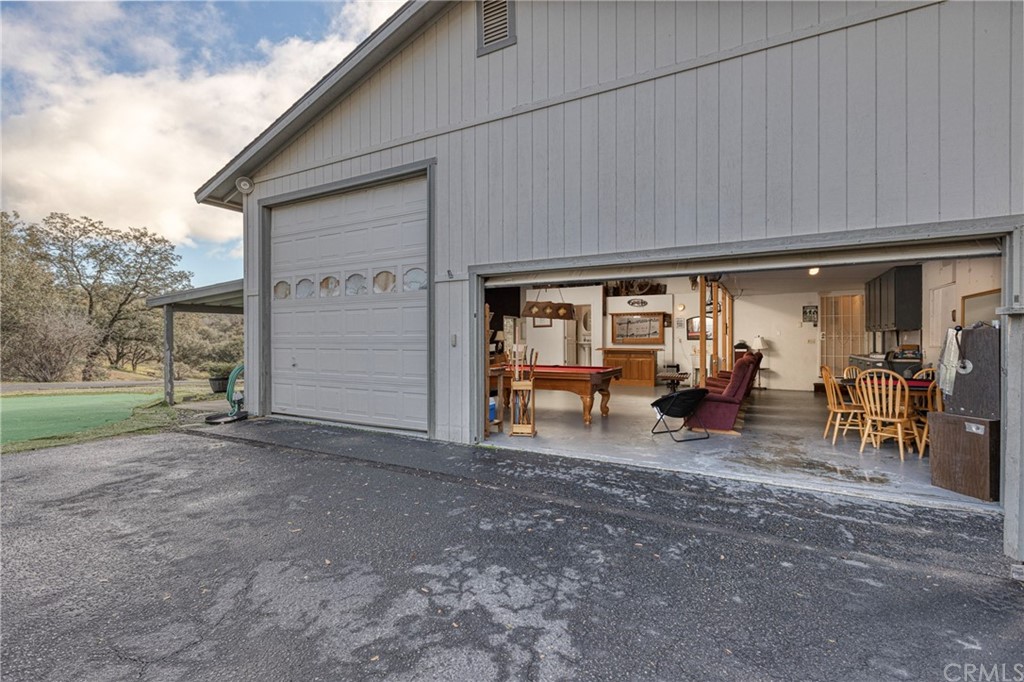45943 Black Oak Road Coarsegold, CA 93614 - Photo 46 of 64 a view of a outdoor space with porch