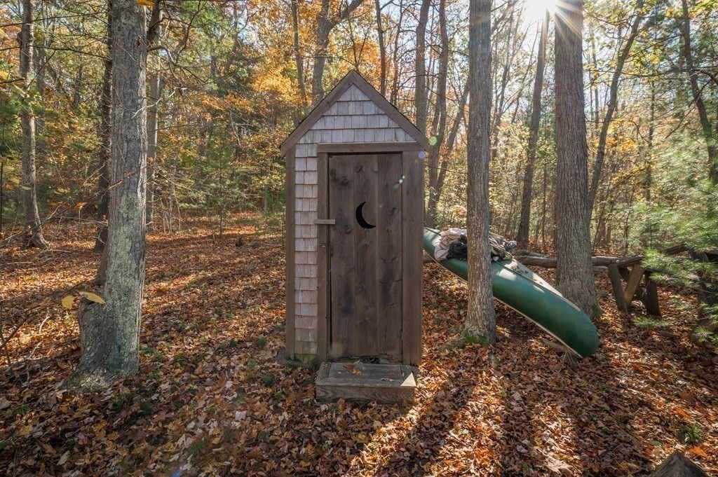 24 Paradise Road Ipswich, MA 01938 - Photo 23 of 27 a front view of a house with garden