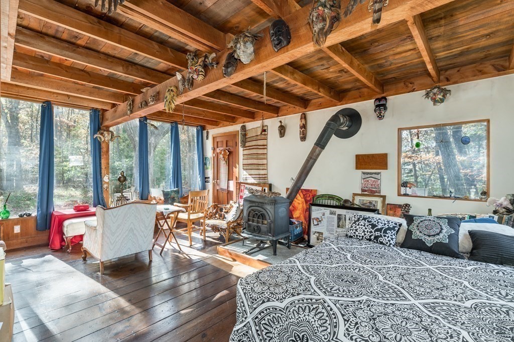 24 Paradise Road Ipswich, MA 01938 - Photo 8 of 27 a living room with furniture