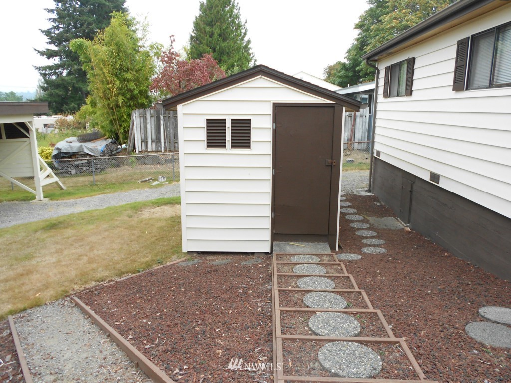 1817 Morris Avenue South Renton, WA 98055 - Photo 12 of 15