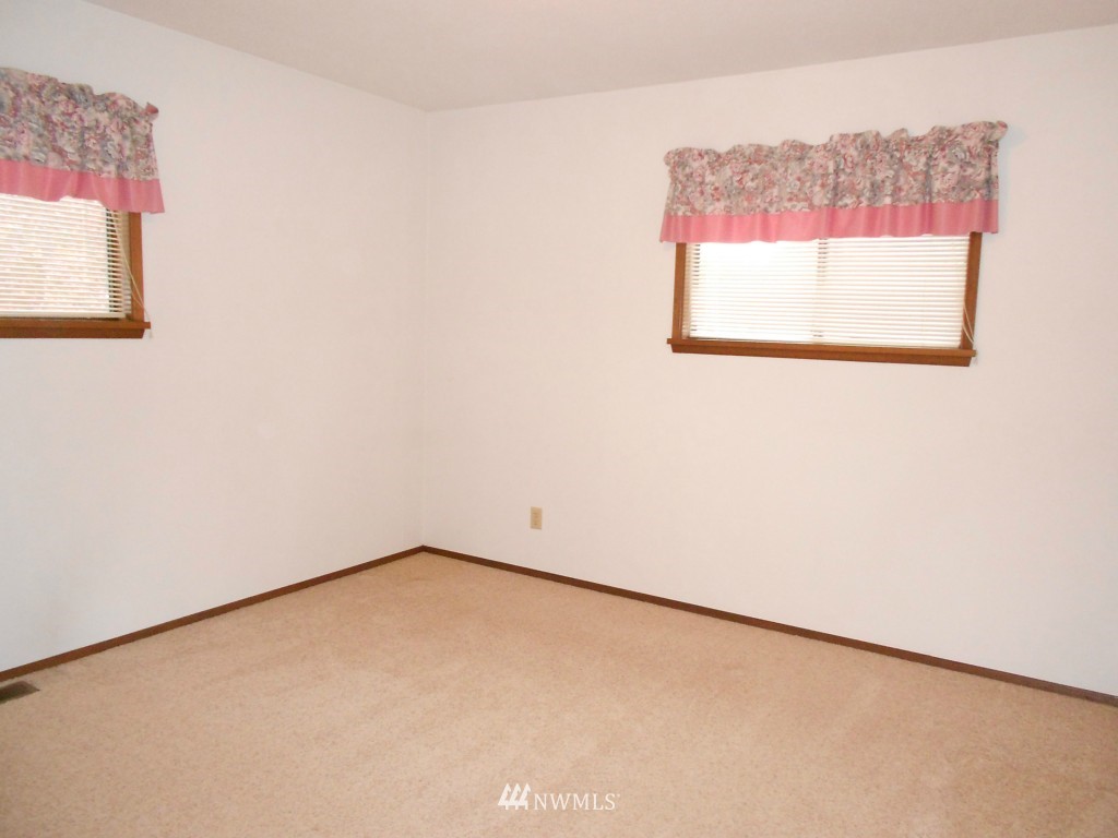 1817 Morris Avenue South Renton, WA 98055 - Photo 5 of 15